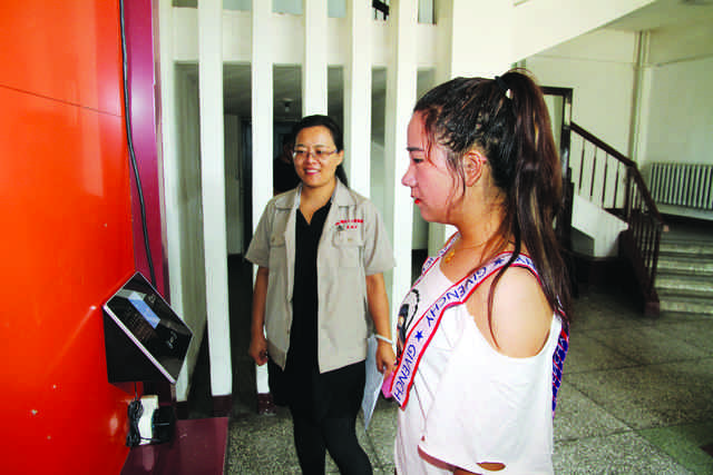 為加強公司機關(guān)基礎管理,公司機關(guān)自本月1日起實行考勤刷臉管理制度